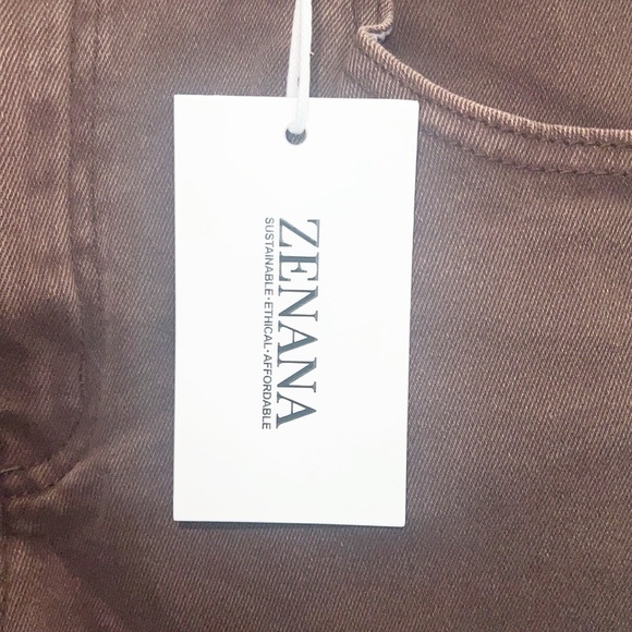 Zenana Mahogany Frayed Cutoff Hem Jean Shorts - Picture 4 of 10